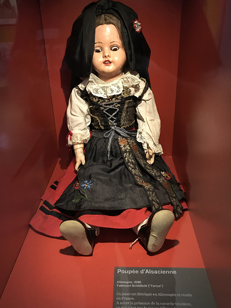 Alsatian doll - In the  Museé de la Grande Guerre de Meaux 